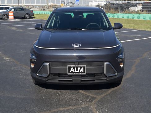New 2027 Hyundai Kona SE FWD image 3