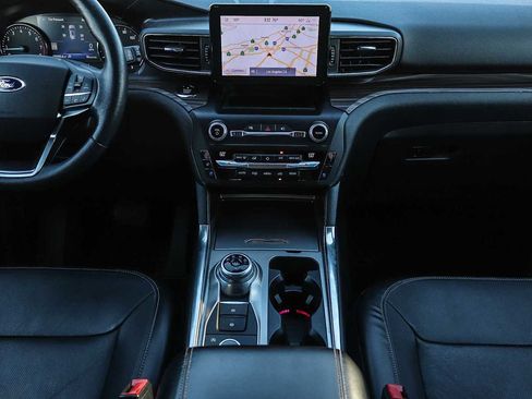 Used 2020 Ford Explorer Limited image 13