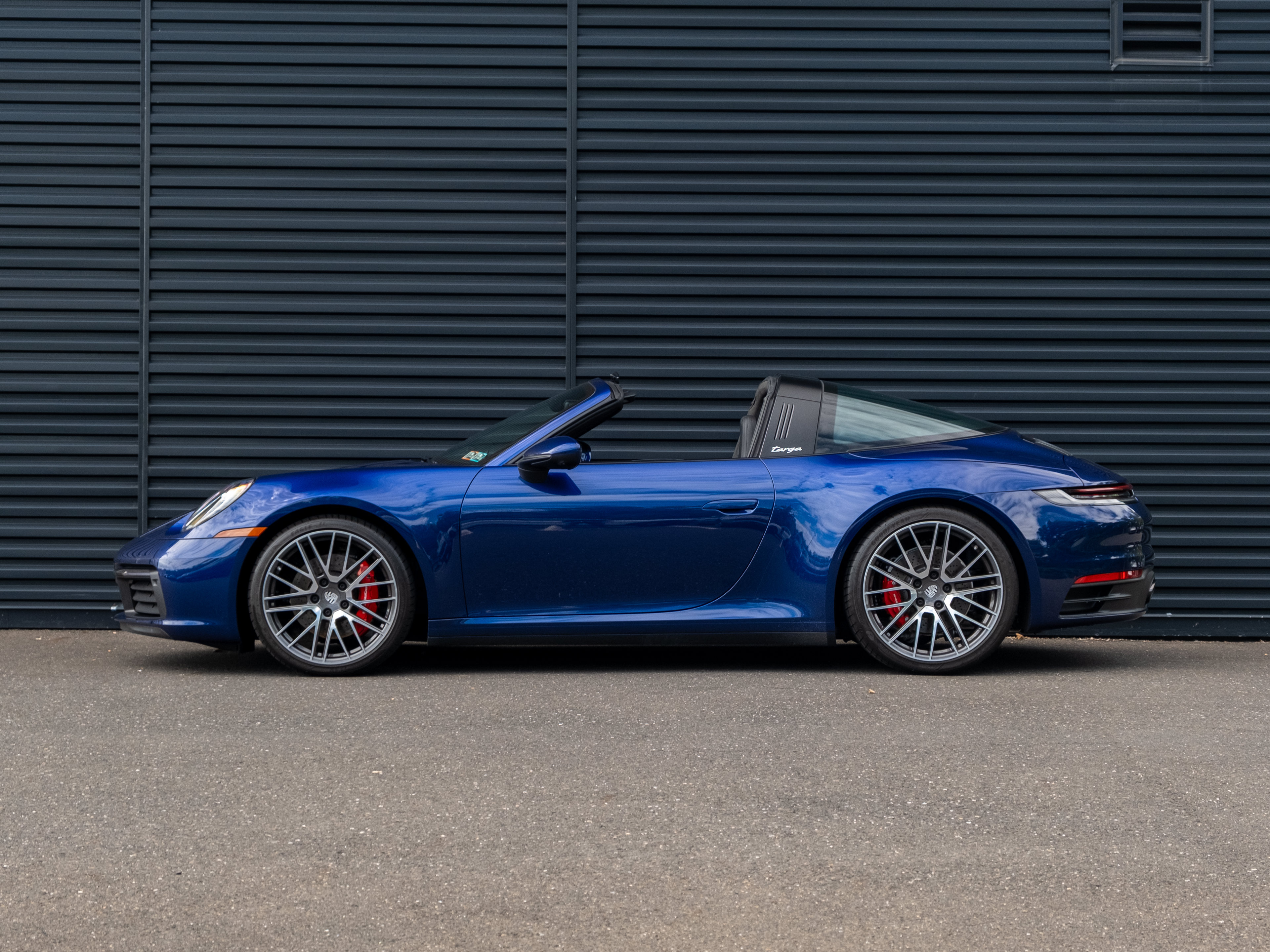 Certified 2024 Porsche 911 Targa 4S AWD/4WD image 2