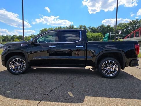 New 2026 GMC Sierra 1500 Denali w/ Denali Reserve Package AWD/4WD image 18