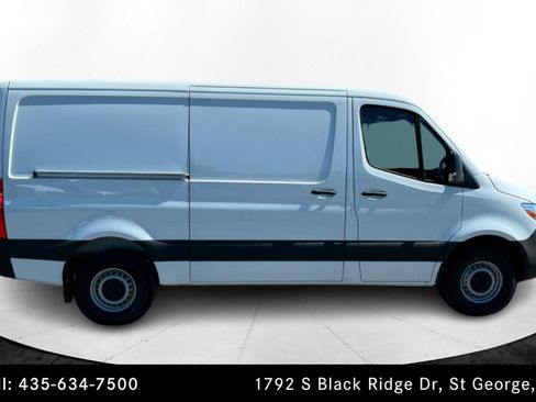 Used 2025 Mercedes-Benz Sprinter 2500 image 6