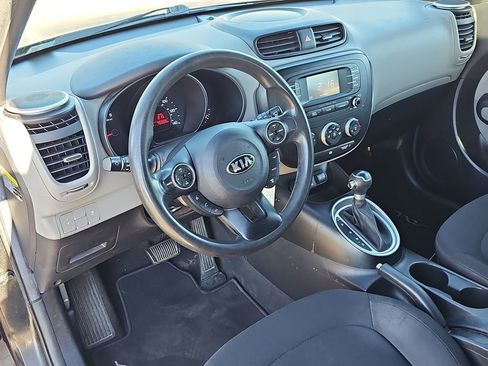 Used 2015 Kia Soul image 18