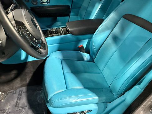 Used 2023 Rolls-Royce Cullinan w/ Cullinan Package image 44