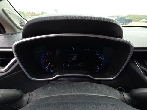 Used 2022 Toyota Corolla Cross XLE w/ Convenience Package image 9