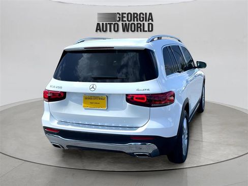 Used 2021 Mercedes-Benz GLB 250 4MATIC image 5