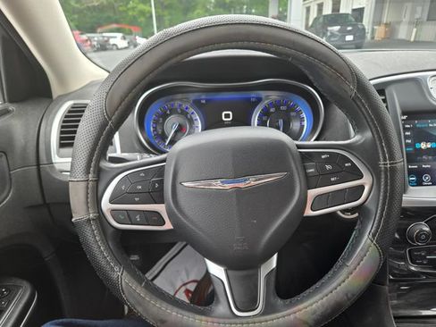 Used 2019 Chrysler 300 Touring w/ Driver Convenience Group RWD image 16