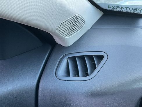 Used 2025 Kia K4 LXS image 25