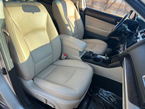 Used 2015 Subaru Outback 3.6R Limited image 32