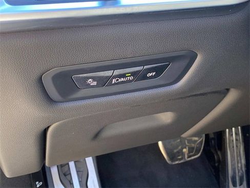 Used 2025 BMW X5 M60i w/ Executive Package image 16