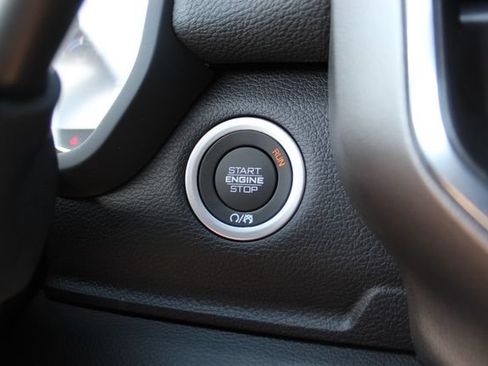 New 2026 RAM 2500 Laramie AWD/4WD image 21