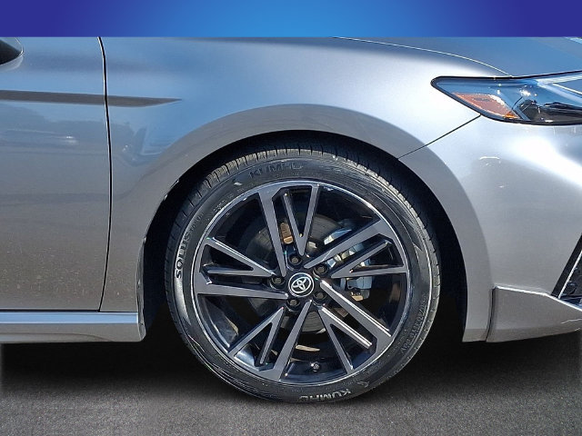 Used 2025 Toyota Camry XSE FWD image 6