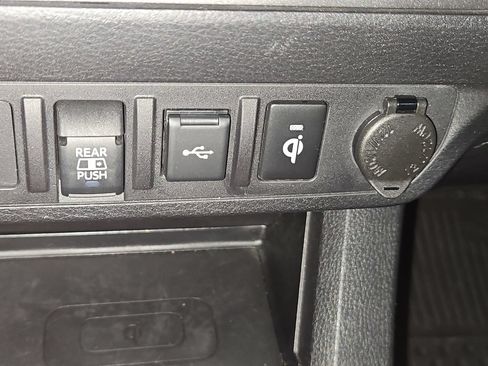 Used 2023 Toyota Tacoma TRD Sport AWD/4WD image 41