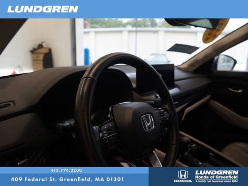 Used 2023 Honda Accord Touring image 11