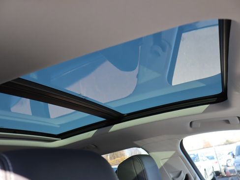 Used 2024 Audi Q8 e-tron Premium Plus w/ Premium Plus Package image 15