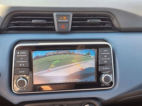Used 2025 Nissan Versa SV FWD image 32