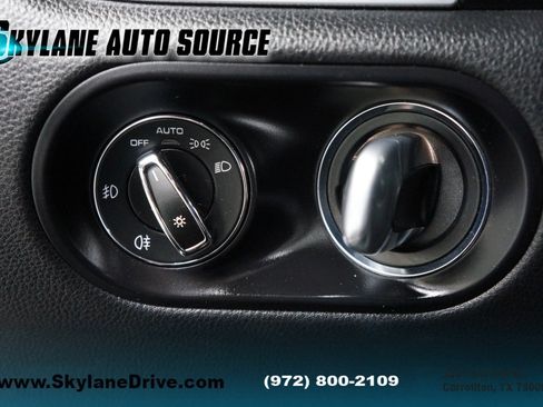 Used 2018 Porsche Macan Sport Edition image 23