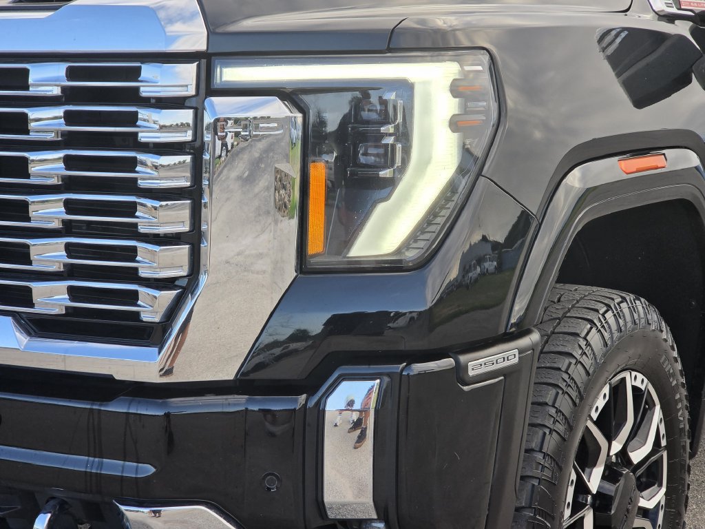 Used 2024 GMC Sierra 2500 Denali w/ Denali Reserve Package AWD/4WD image 8