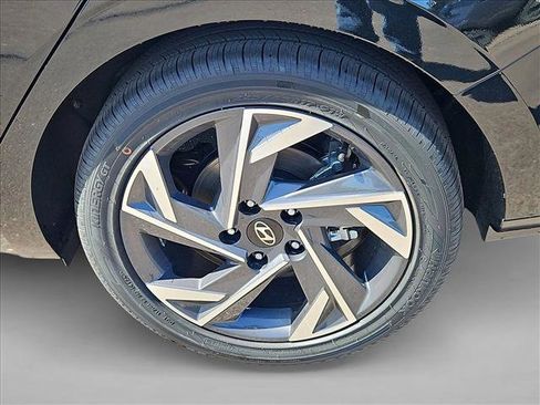 New 2026 Hyundai Elantra Limited image 10