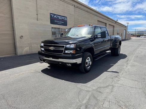 Used 2007 Chevrolet Silverado 3500 LT w/ Heavy-Duty Power Package AWD/4WD image 2