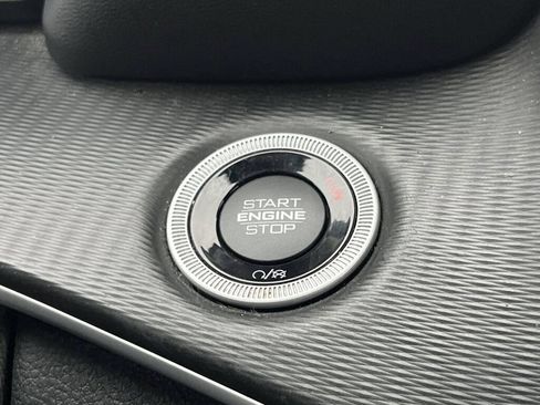 Used 2023 Jeep Grand Cherokee L Laredo image 8