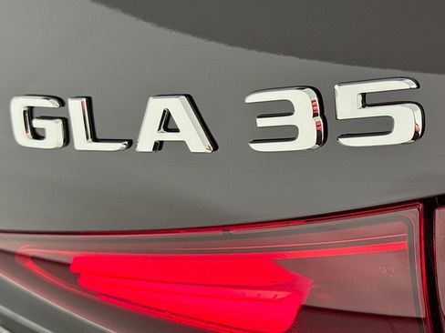 New 2026 Mercedes-Benz GLA 35 AMG 4MATIC image 8