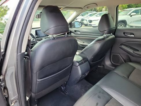 Used 2019 Nissan Altima 2.5 SR FWD image 12