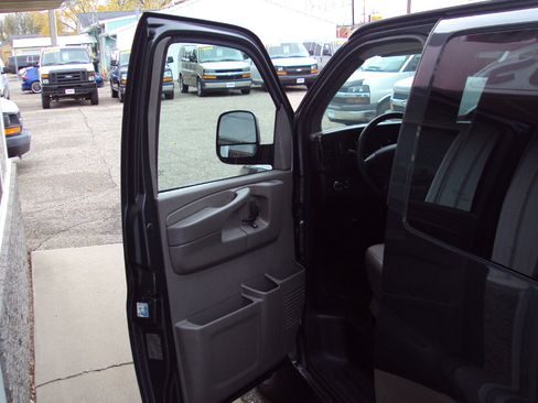 Used 2014 Chevrolet Express 1500 LT w/ LT Preferred Equipment Group image 16