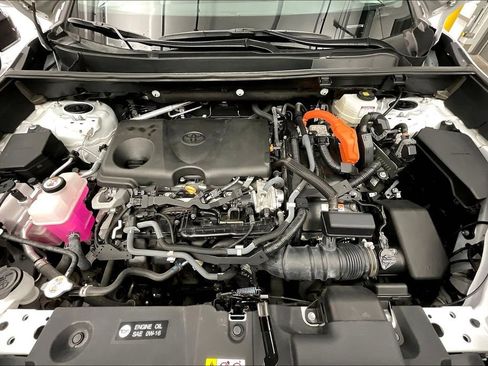 Used 2022 Toyota RAV4 XLE image 13