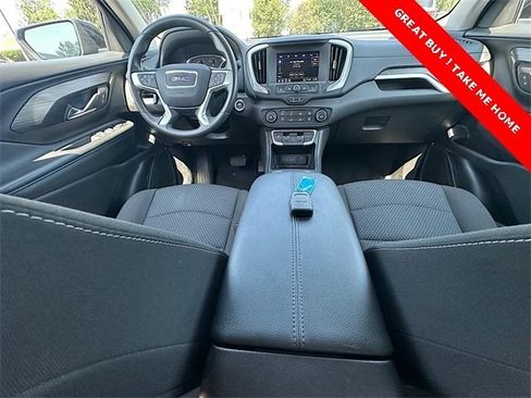 Used 2024 GMC Terrain SLE image 17