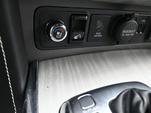 Used 2019 INFINITI QX80 Limited w/ All-Season Package image 16