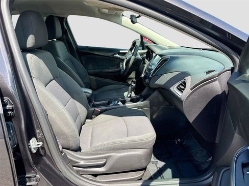 Used 2017 Chevrolet Cruze LT w/ Convenience Package FWD image 26