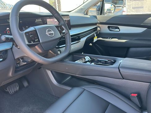 New 2025 Nissan Murano SL image 9