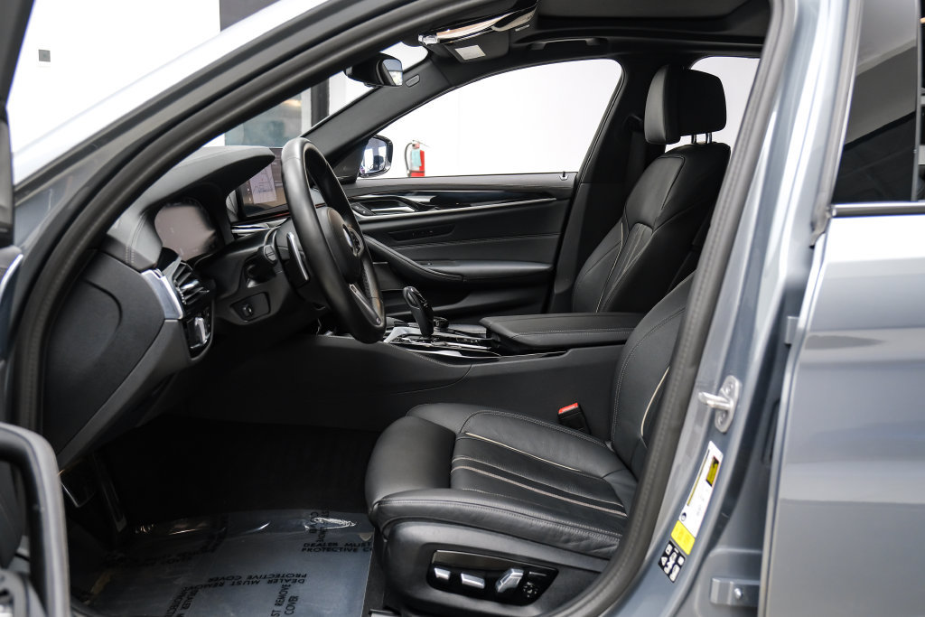 Used 2023 BMW M550i xDrive w/ Executive Package AWD/4WD image 6
