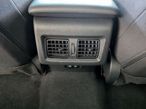 Used 2025 Toyota Camry LE image 27