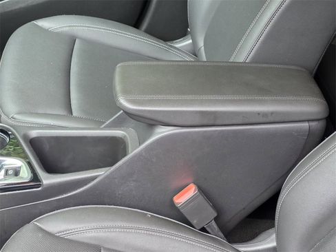 Used 2024 Buick Encore GX Sport Touring image 9