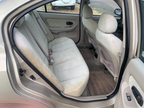 Used 2003 Hyundai Elantra GLS FWD image 10