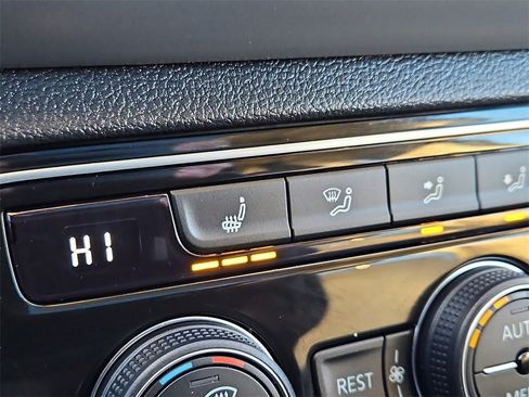 Certified 2023 Volkswagen Atlas SE image 19