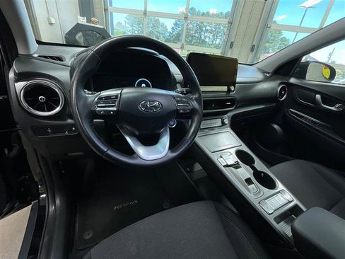 Used 2023 Hyundai Kona SEL FWD image 13