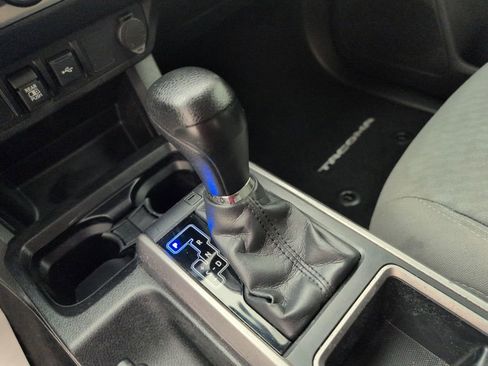 Used 2020 Toyota Tacoma SR5 image 27