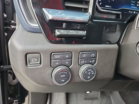 Used 2024 Chevrolet Silverado 1500 High Country w/ Technology Package image 18