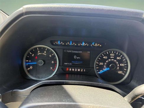 Used 2015 Ford F150 XLT w/ Equipment Group 301A Mid image 32