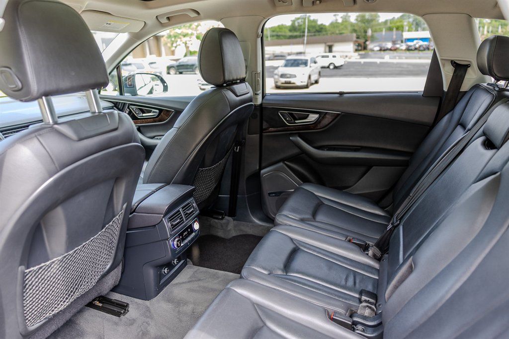 Used 2018 Audi Q7 3.0T Prestige w/ Prestige Package AWD/4WD image 31