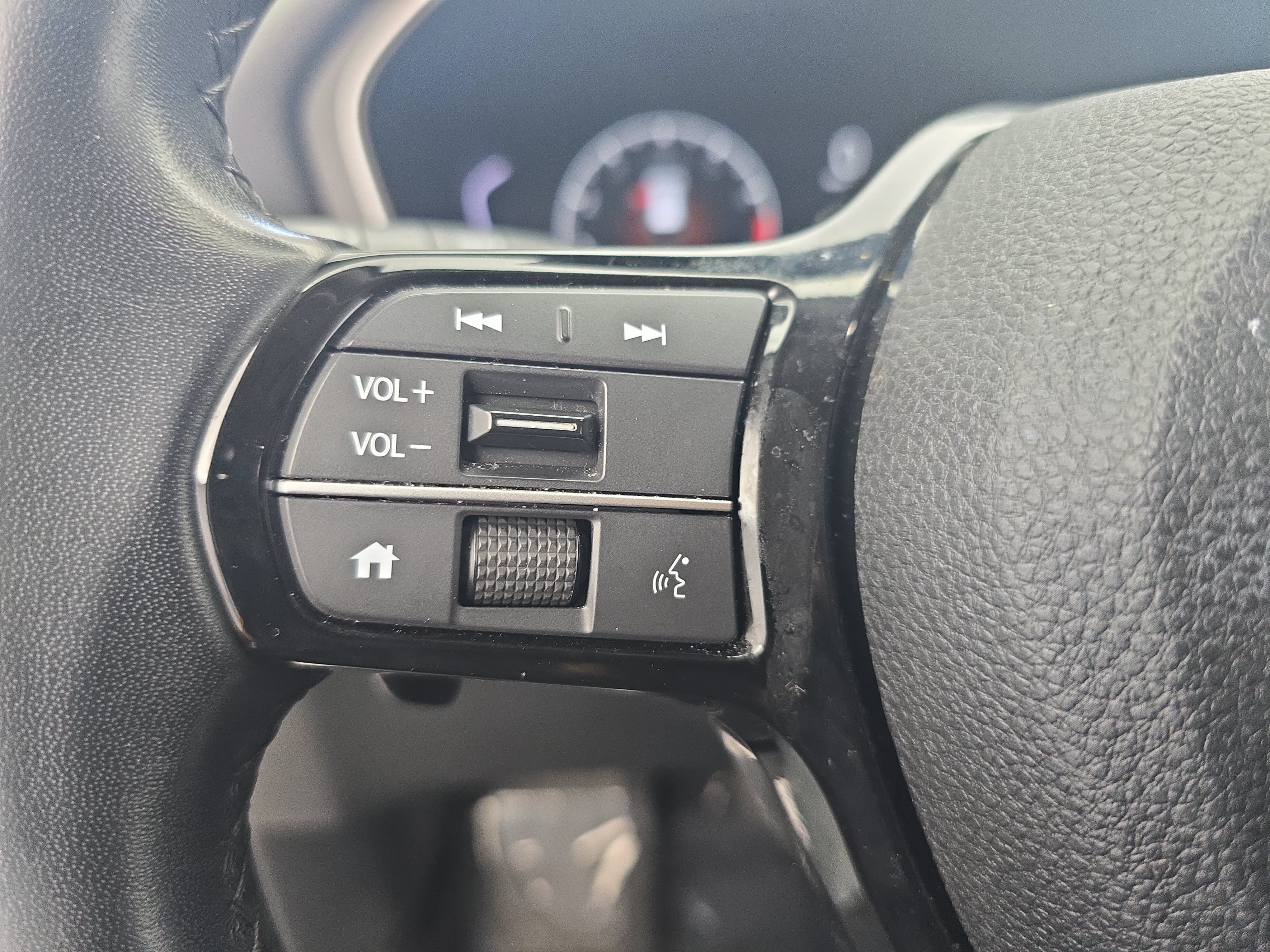 Certified 2024 Honda Pilot Touring image 18