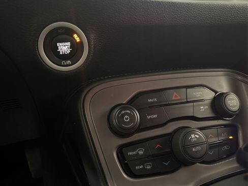 Used 2023 Dodge Challenger SXT RWD image 34