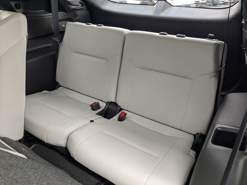 Used 2025 Mitsubishi Outlander SE AWD/4WD image 30