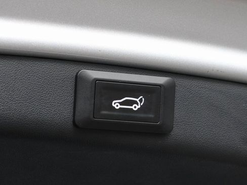 Used 2018 Tesla Model 3 Long Range image 9