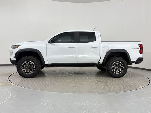 Used 2024 Chevrolet Colorado ZR2 w/ ZR2 Convenience Package III image 2