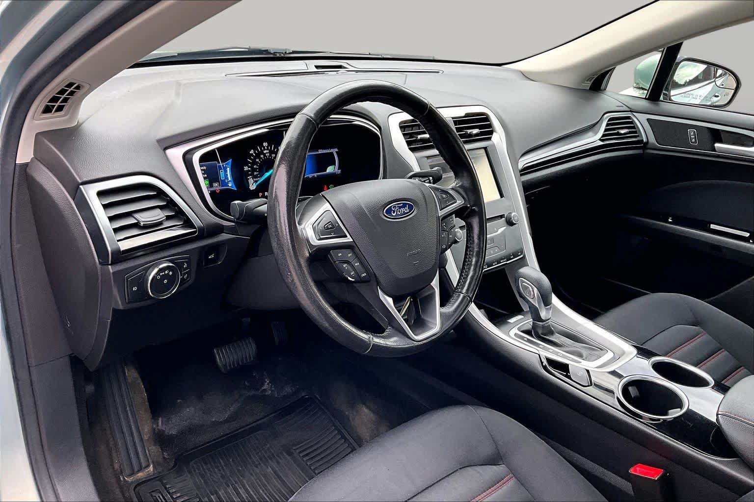 Used 2013 Ford Fusion SE FWD image 18