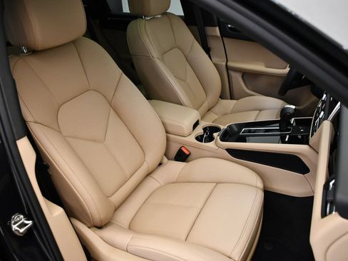 Certified 2026 Porsche Macan AWD/4WD image 50