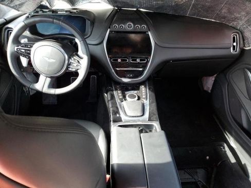 Used 2021 Aston Martin DBX image 9